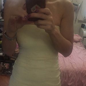 Stunning maxi gown- never worn.- ! 😍🌺